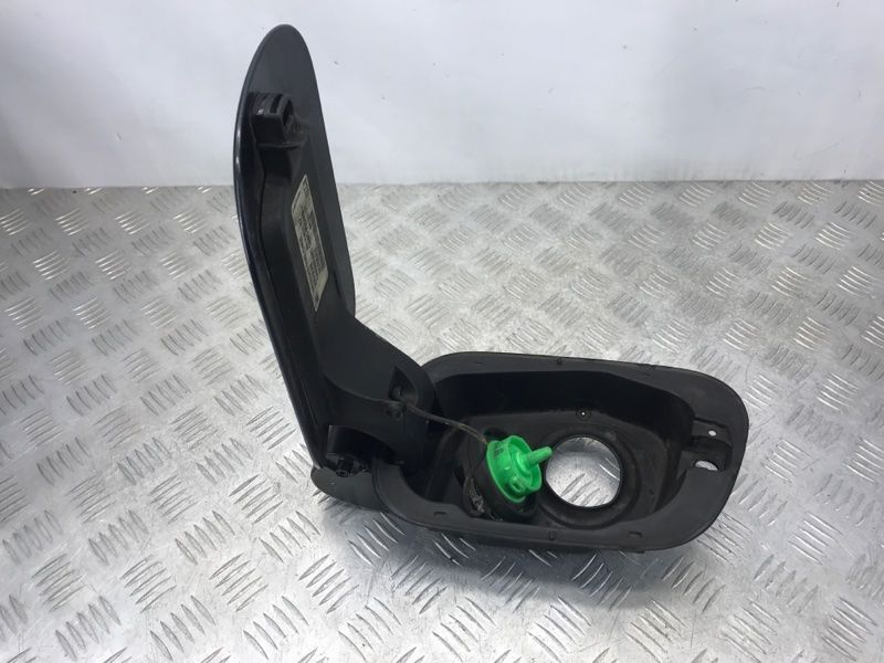 Корпус лючка кришки паливного бака в зборі 7P6809857A Volkswagen Touareg