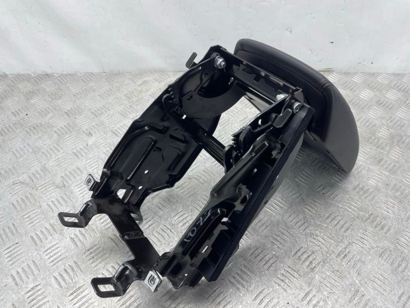 Підлокітник 8R0864207G38M Audi Q5