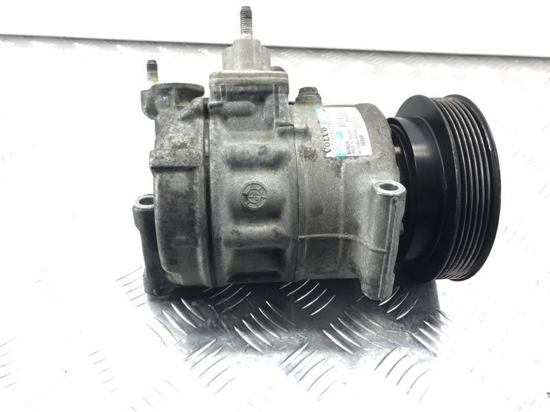 Компрессор кондиционера 36002935 Volvo XC60
