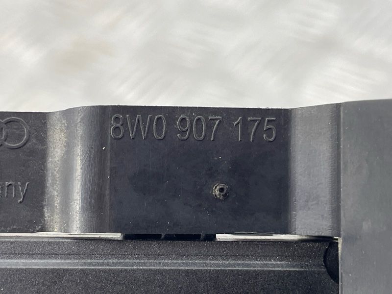 Кронштейн датчика слепых зон 8W0907175 Audi A4