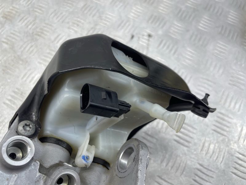 Бачок гідропідсилювача 8W0611301 Audi A4 Allroad