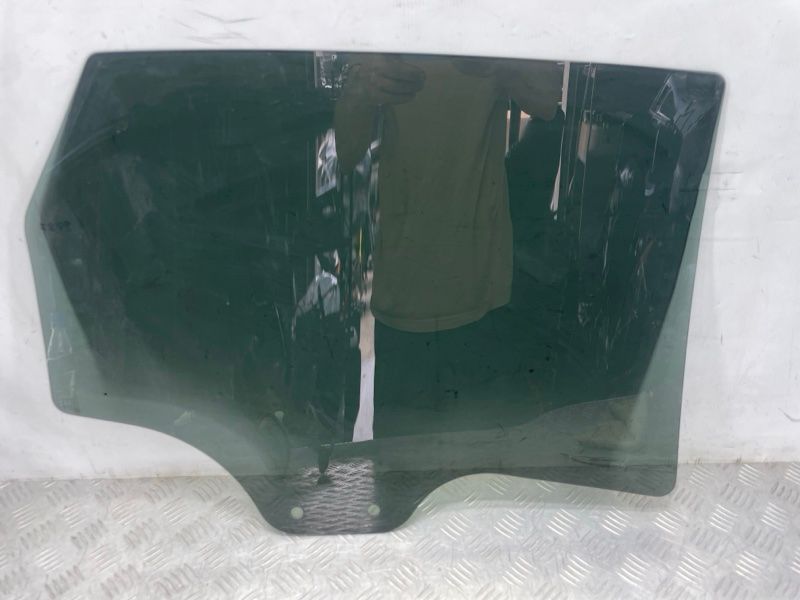 Скло дверей LJ6BS25713BB Ford Escape