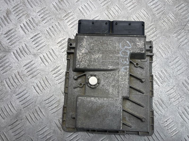 Блок керування двигуном 4M0907551A Audi Q7