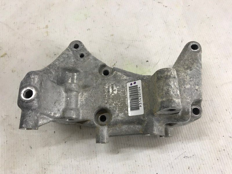 Кронштейн генератора 31430704 Volvo XC60