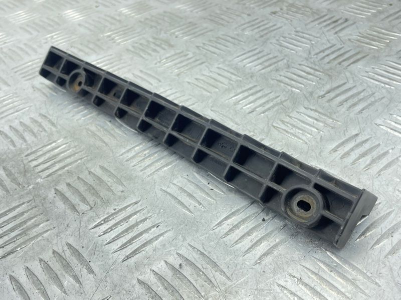 Кронштейн заднього бампера 4G0807381A Audi A6