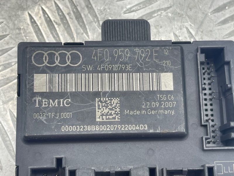 Блок керування дверей 4F0959792E Audi A6