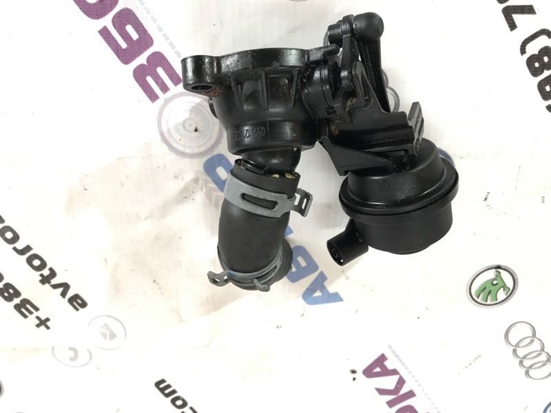 Вакуумный насос 059121737 Volkswagen Touareg