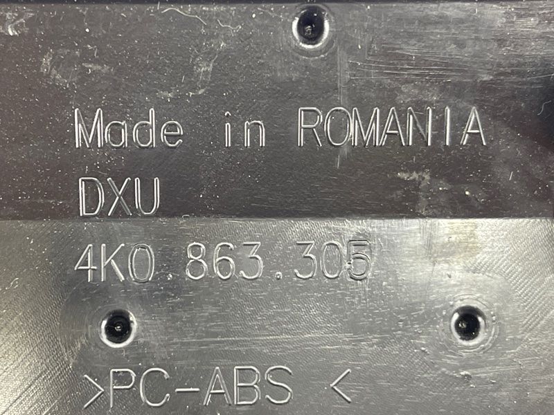 Накладка центральной консоли 4K0863306 Audi A6