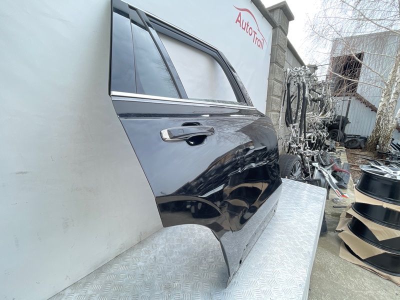 Двері 32133219 Volvo XC90