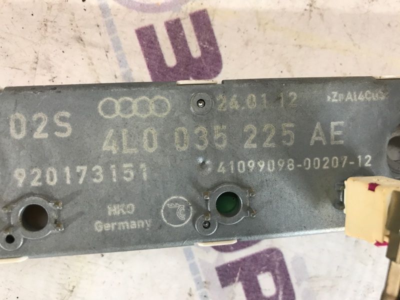 Усилитель антенны 4L0035225AE Audi Q7