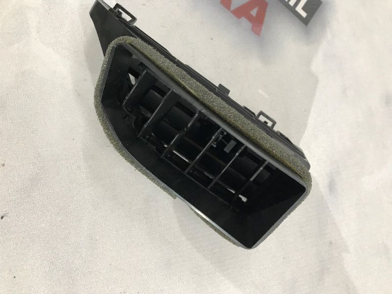 Дефлектор повітропроводу DS73F018B08B Ford Fusion