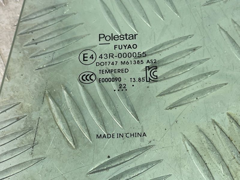 Скло дверей Polestar 2