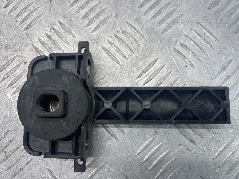 Кріплення редуктора 4G0805201 Audi A6