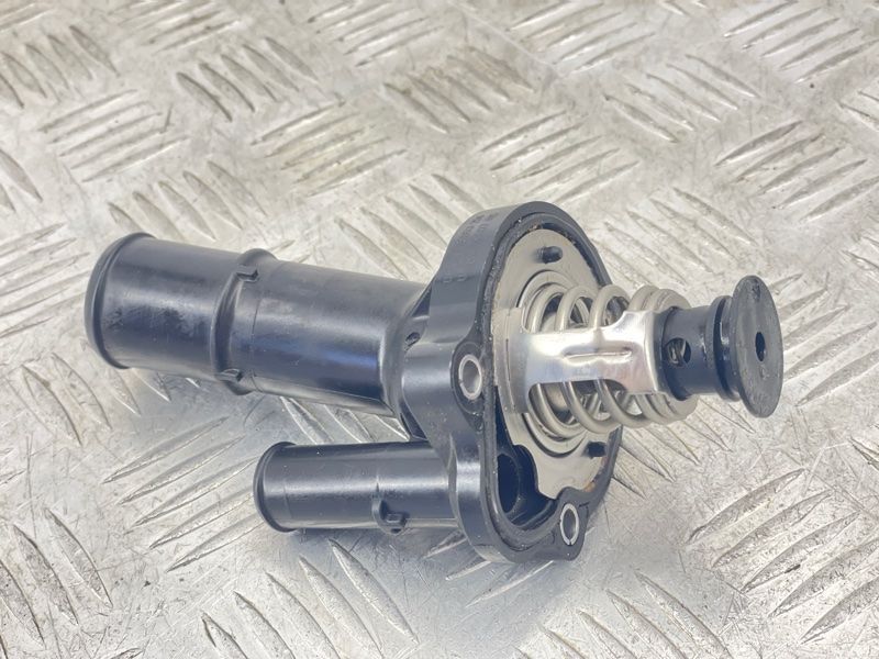 Корпус термостата FR3Z8575A Ford Edge