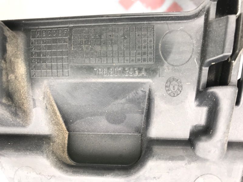 Направляюча заднього бампера 7P6807393A Volkswagen Touareg