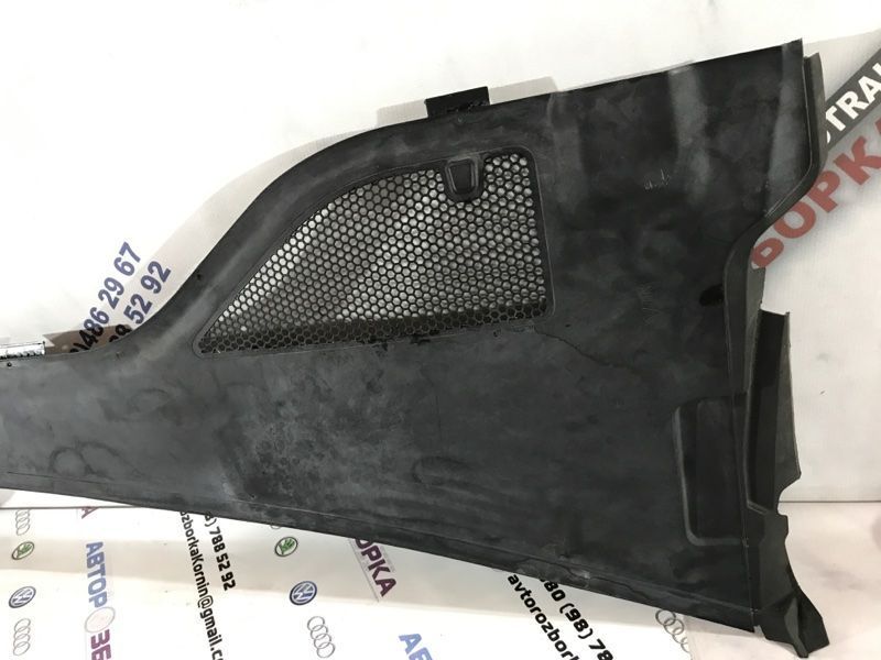 Водовідвідний щиток 4G8819447 Audi A6