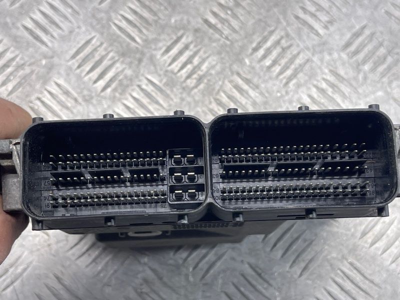 Блок керування двигуном 4M0907551A Audi Q7