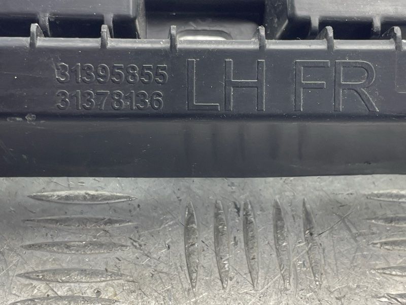 Кронштейн порогу 31395855 Volvo XC90