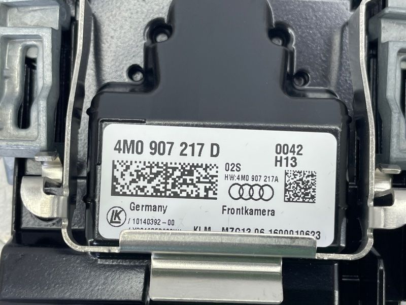 Камера передня 4M0907217D Audi Q7
