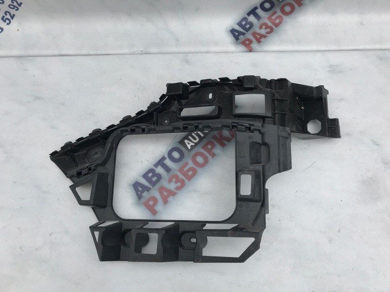 Направляюча заднього бампера 7P6807393A Volkswagen Touareg