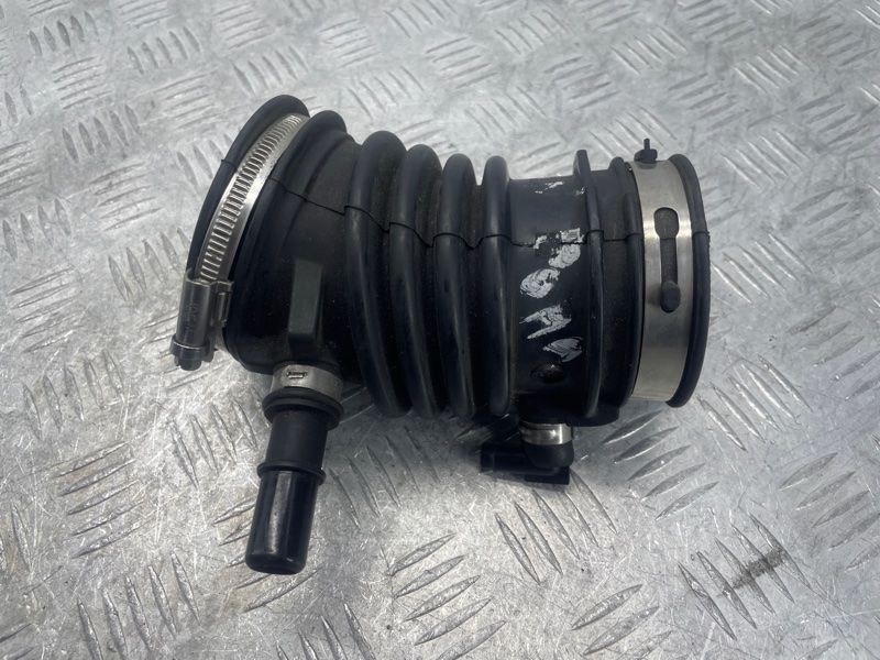 Патрубок DS739R504BB Ford Fusion