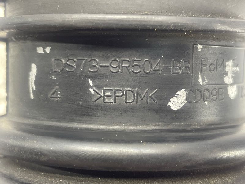 Патрубок DS739R504BB Ford Fusion