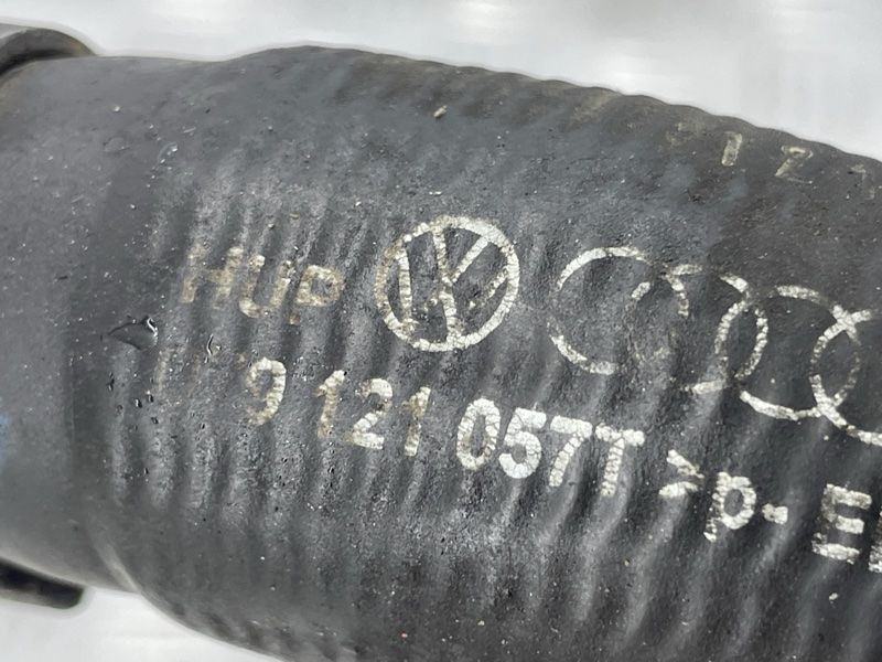 Патрубок 079121052t Audi A8