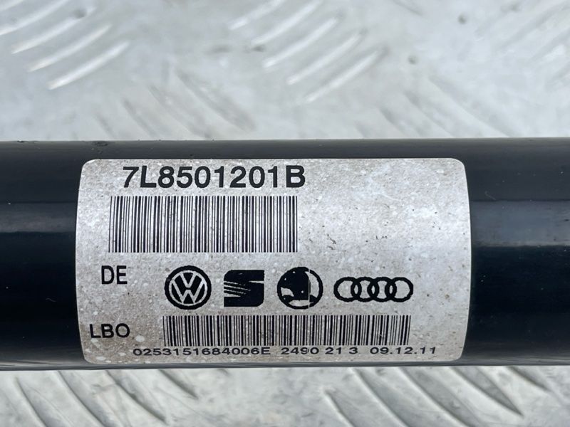 Піввісь 7L8501201B Audi Q7