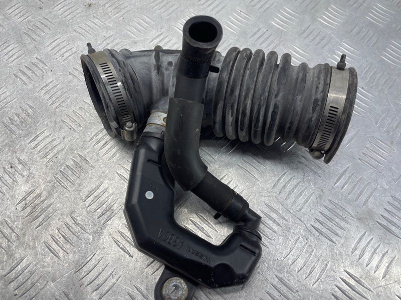Патрубок повітряного фільтра 165764GB0A Infiniti Q50