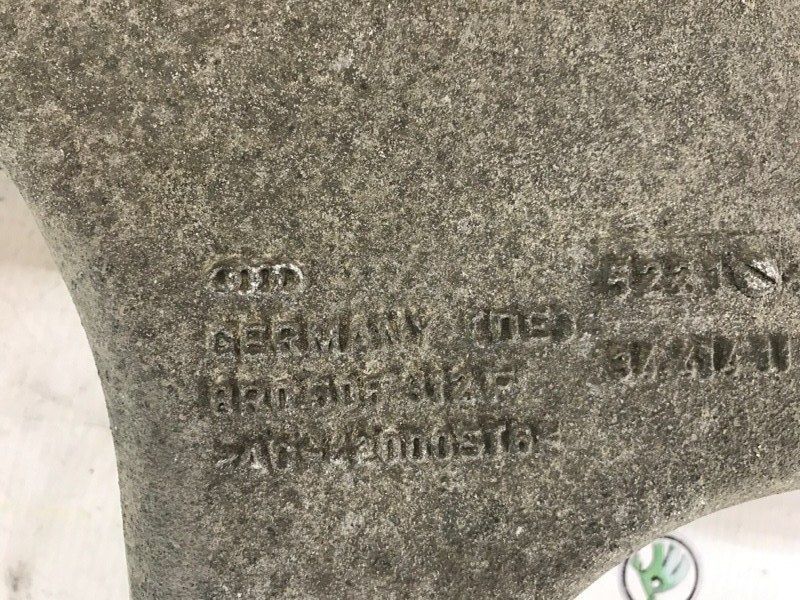 Важіль задньої підвіски нижній 8R0505312F Audi A6