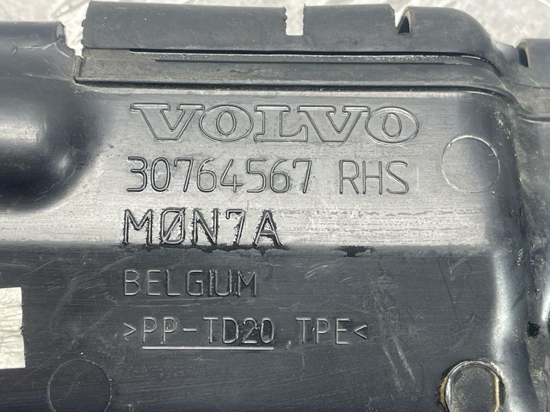 Повітропровід радіатора 30764567 Volvo XC60