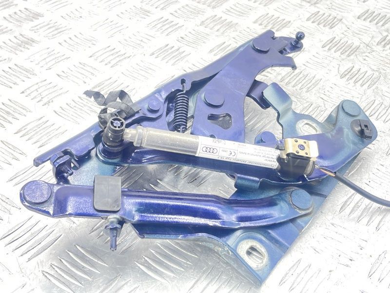 Петля капота 80A823302B Audi Q5