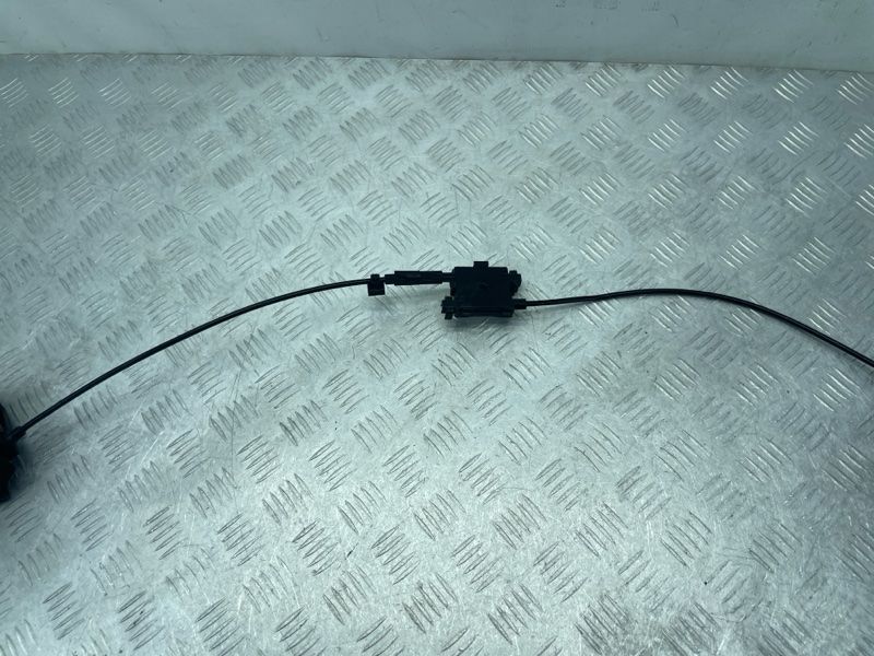 Трос капота 4H0823531 Audi A8