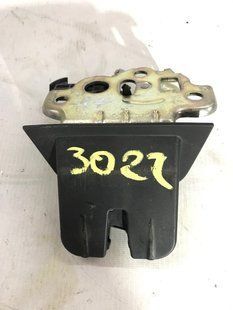 Замок кришки багажника 4F9827505 Audi Q7