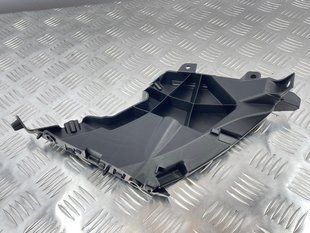 Направляющая переднего бампера 4G8807284C Audi A7