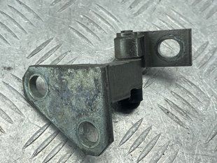 Петля двери верхняя 3C0831402D Volkswagen CC
