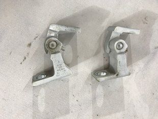 Петля двери 5N0831401A Volkswagen Tiguan