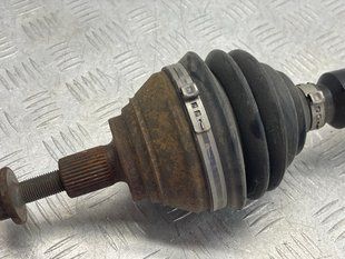 Полуось 5N0407762F Audi Q3