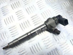 Топливная форсунка 04L130277AC Audi Q3