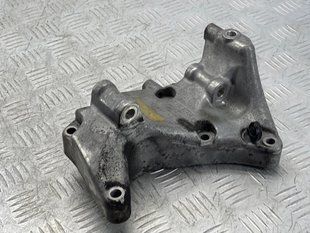 Кронштейн генератора 31430704 Volvo XC90