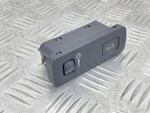 Кнопка відкривання кришки багажника 31376510 Volvo XC90