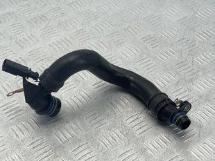 Патрубок 04E131170G Volkswagen Jetta