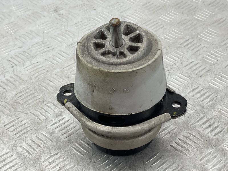 Опора / подушка двигуна 7L8199131A Audi Q7