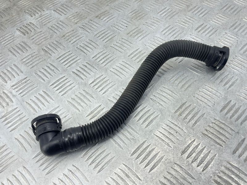 Трубка насоса вторинного повітря 7L0131625D Audi Q7