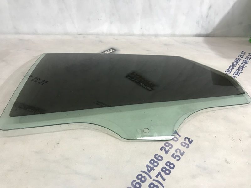 Скло дверей DS7Z5425713A Ford Fusion