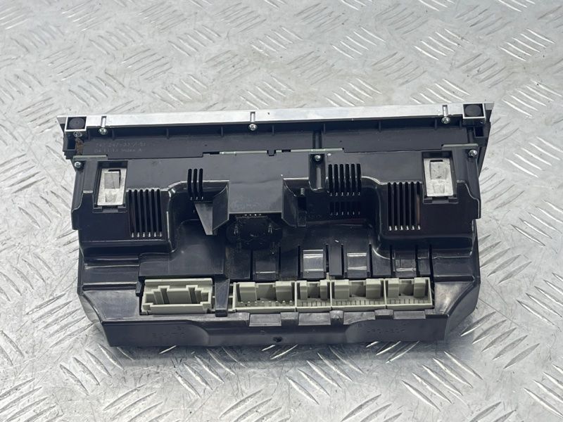 Панель керування клімат-контролем 4L0820043AJSZD Audi Q7