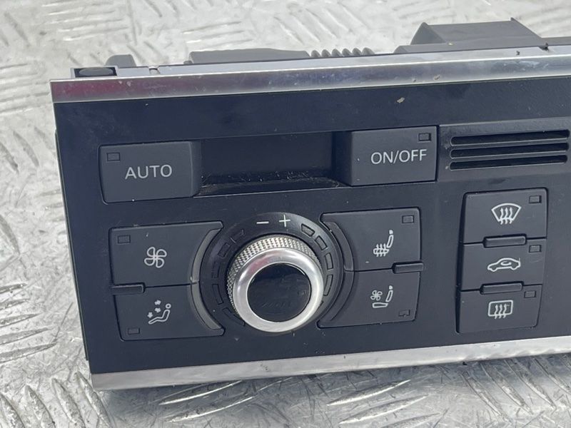 Панель керування клімат-контролем 4L0820043AJSZD Audi Q7
