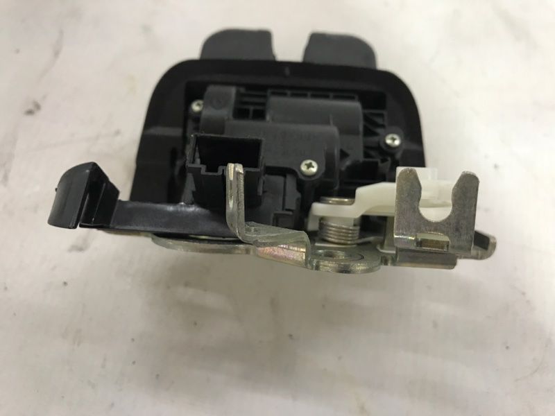 Замок кришки багажника 4F9827505 Audi Q7