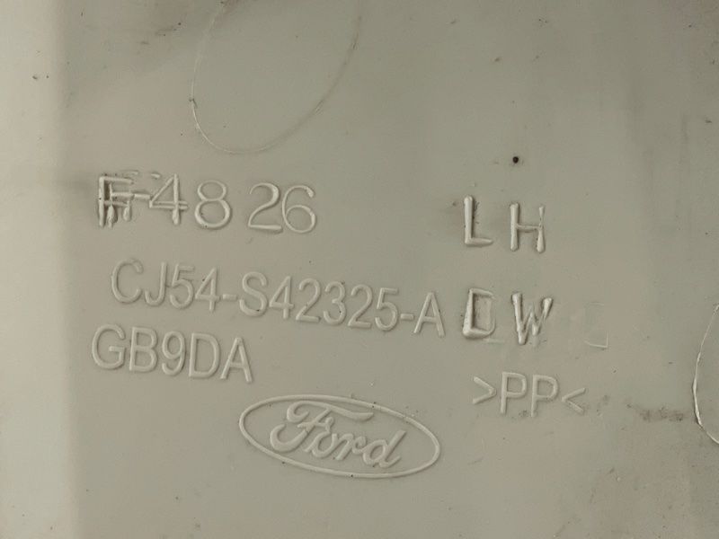 Обшивка кришки багажника cj54s42325adw Ford Escape
