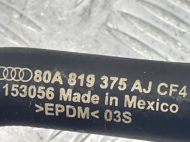 Патрубок системи охолодження 80A819375AJ Audi Q5